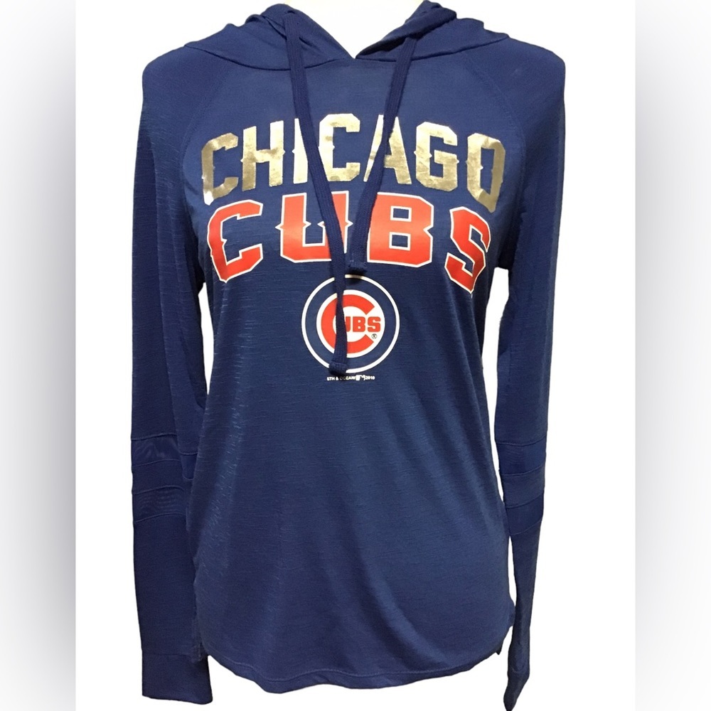 CHICAGO Cubs lightweight hoodie size XS brand new.